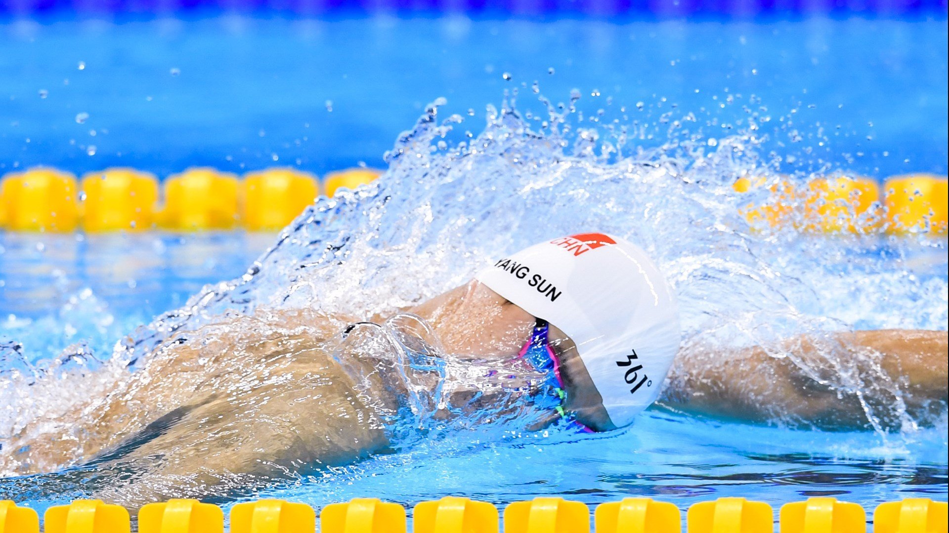 恩多耶-布鲁阿尔男子200米仰泳决赛表现亮眼,男子200米仰泳全国纪录